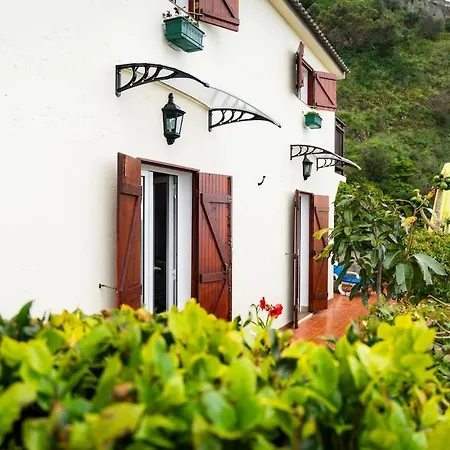 Vakantiehuis Whale's Porto Moniz