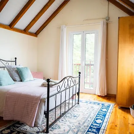 Whale's * Porto Moniz